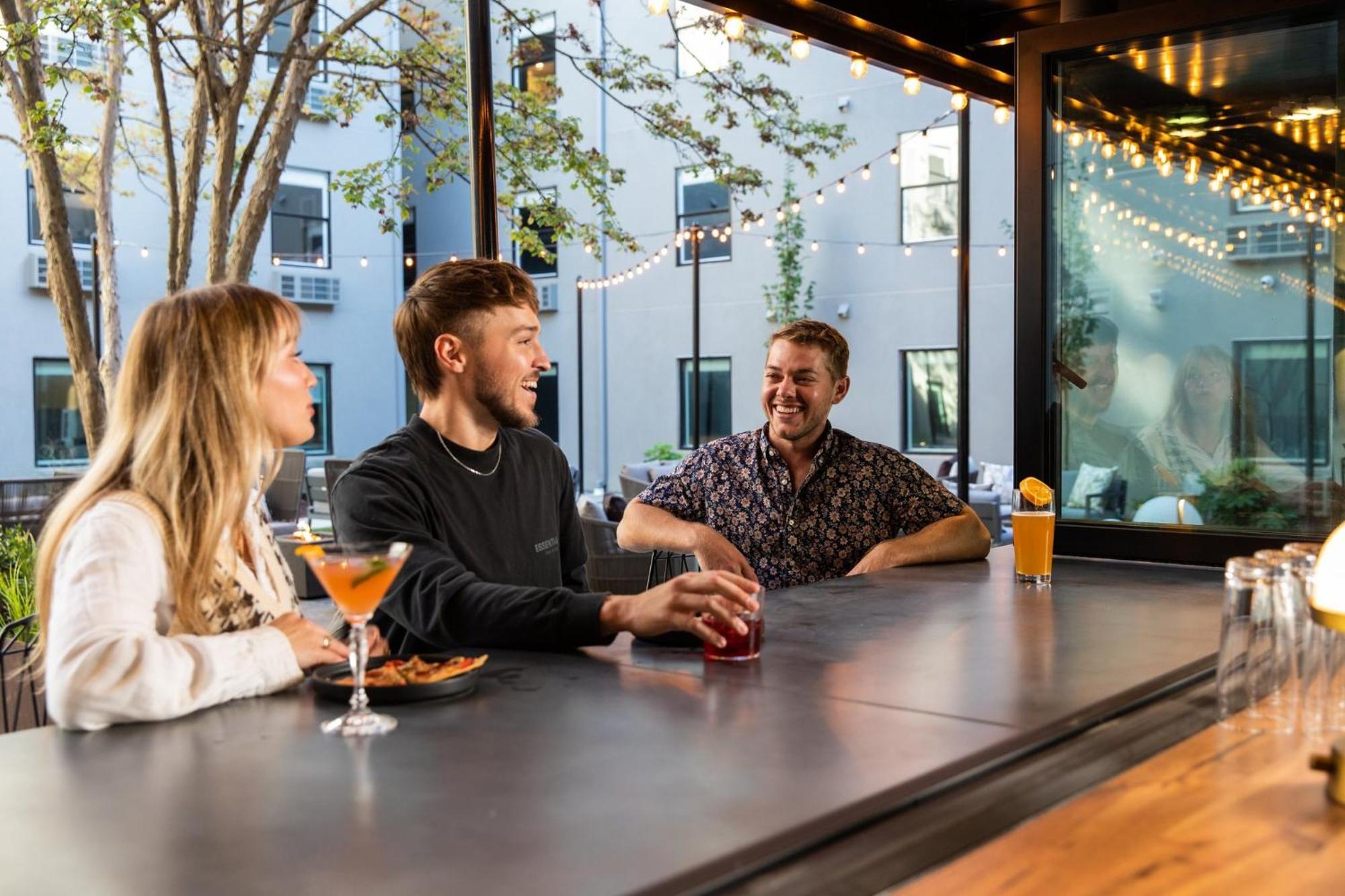 Voco The Darwin - Atlanta Midtown By Ihg Hotel Екстериор снимка